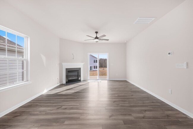 Foto del edificio - Beautiful, New Construction in Cozy Cramerton Community