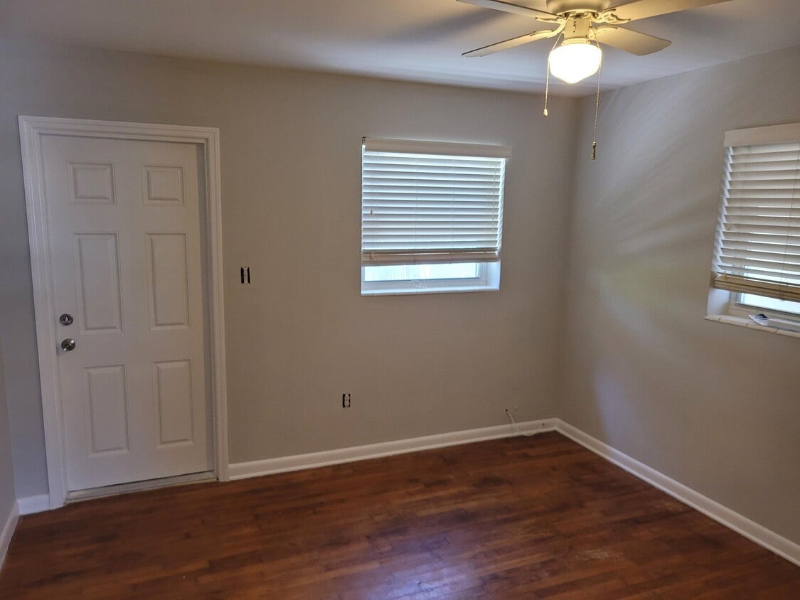 Foto principal - 504 W Perry St