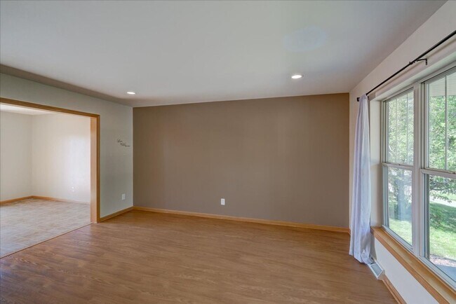 Foto del edificio - 4735 Valor Way