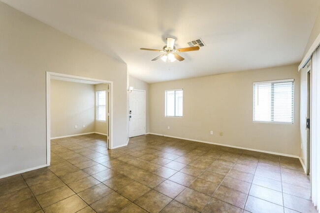 Building Photo - 7103 S Providence Dr