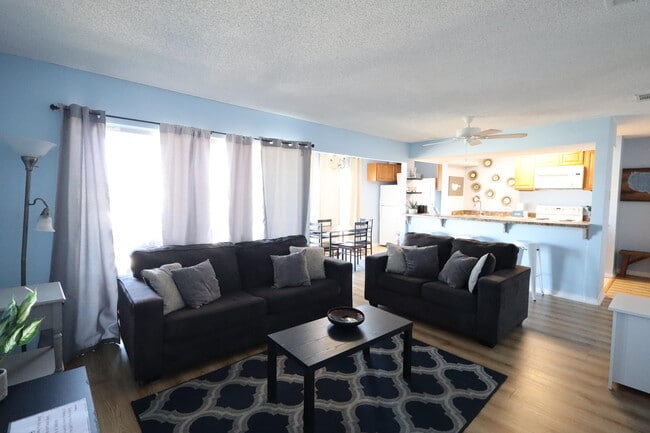 Building Photo - 4000 Gulf Terrace Dr