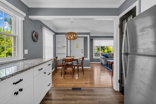 Foto del edificio - 3711 Normandy Rd