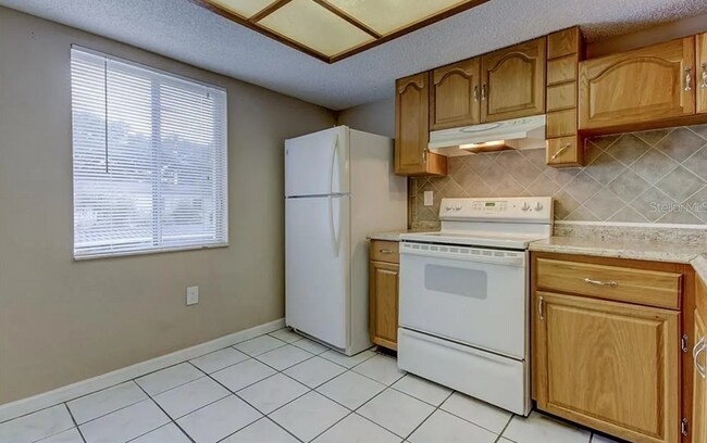 Foto del edificio - 208 Pine Ct