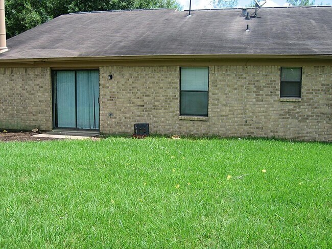 Foto del edificio - 16610 Quail Park Dr