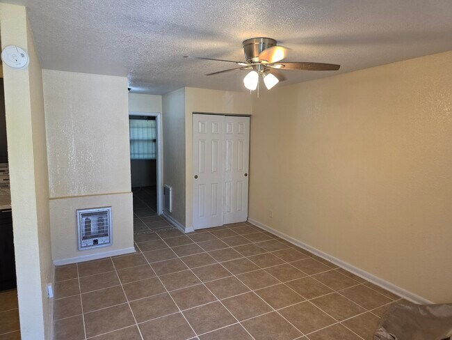 Sala de estar - 7217 Bailey Ct