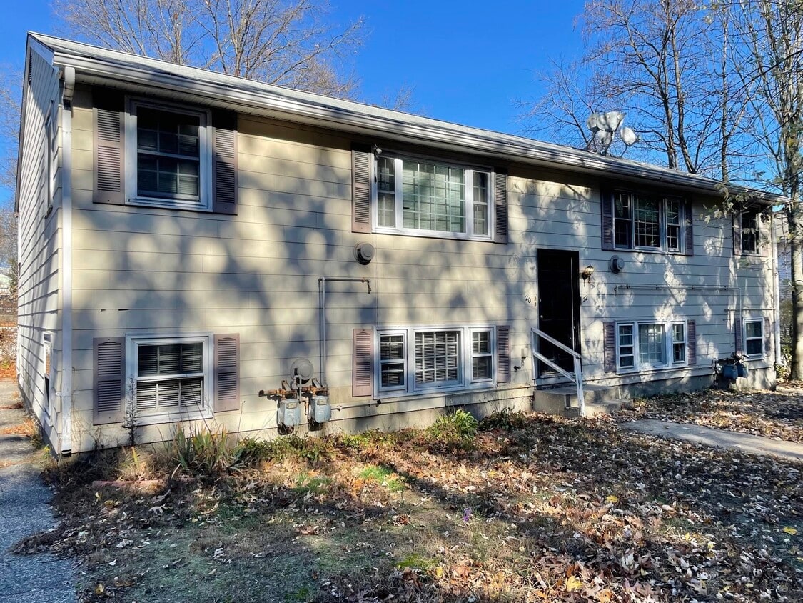 20 Mitchell St Unit 20 A, Manchester, NH 03103 Room for Rent in