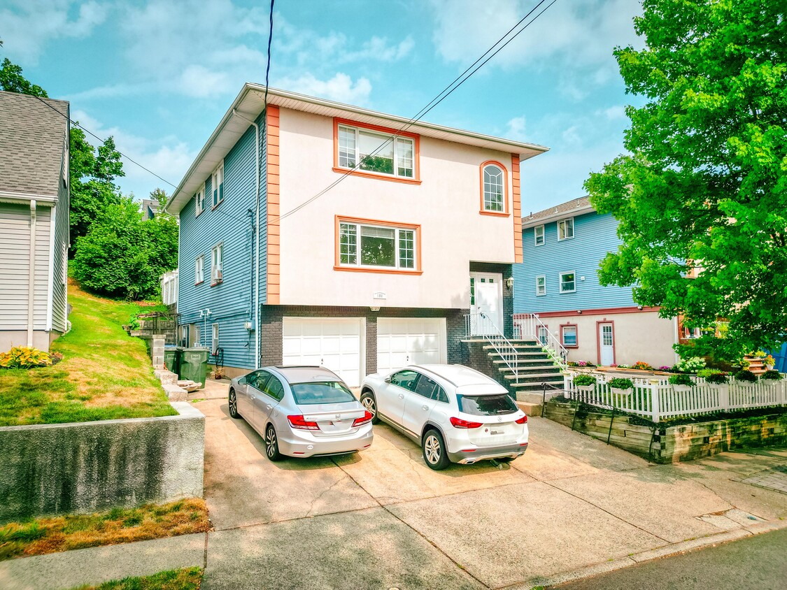 Photo - 104 Eastern Way (Rutherford, NJ)