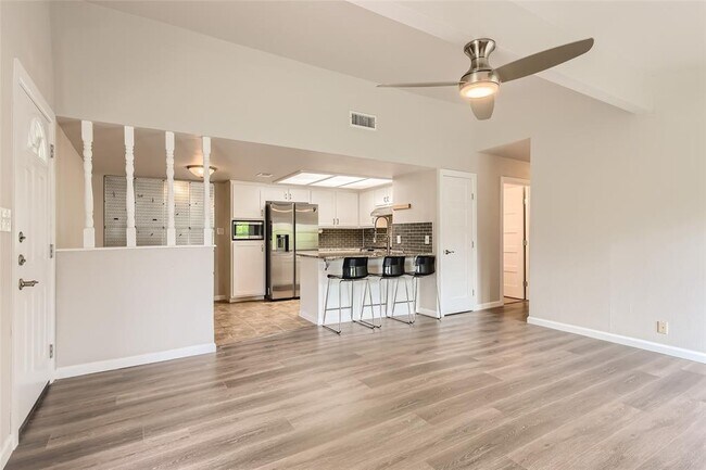 Building Photo - 6207 Arnold Dr