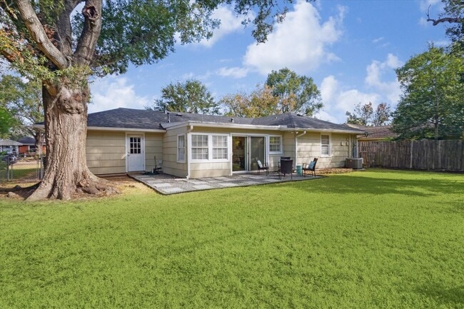 Foto del edificio - 5805 Grape St