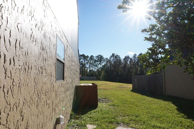 Building Photo - 5528 Greatpine Ln S