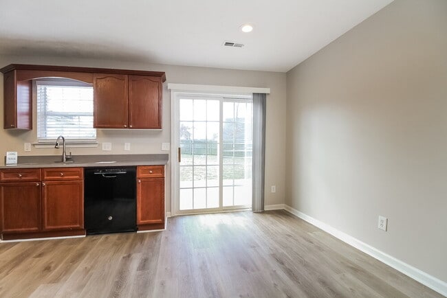 Foto del edificio - 1016 Anna Gannon Dr