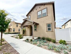 Building Photo - 40617 Birchfield Dr