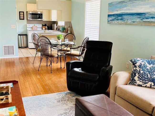 Foto del edificio - 1755 Siesta Dr