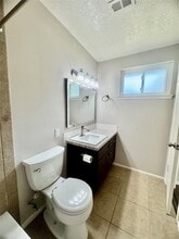 Building Photo - 527 Kingsbury Ln