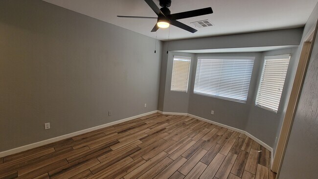Foto del edificio - 11627 W Oglesby Ave