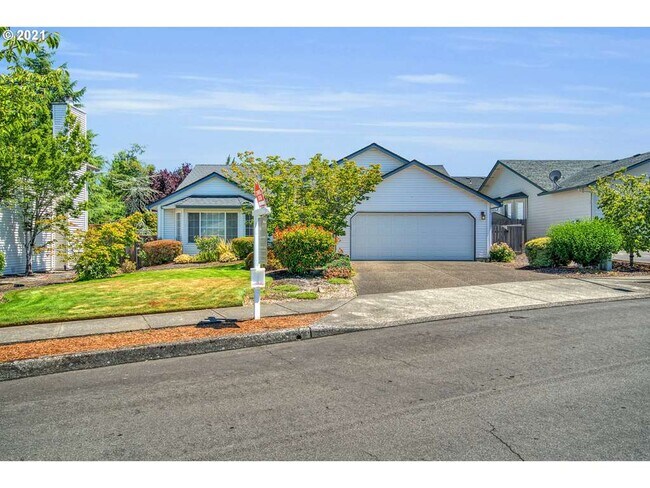 One Level Ranch/3 Bd/2/Bth - 3196 SW Tegart Ave