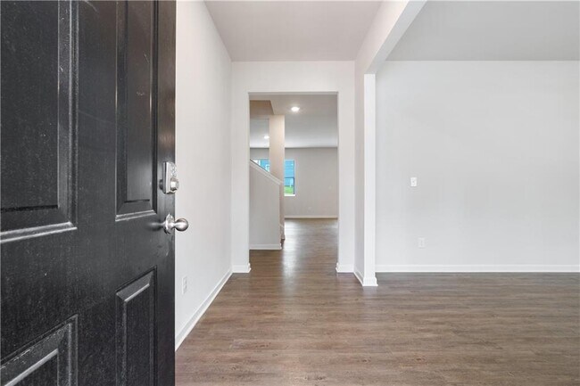 Building Photo - 350 Starbuck Parkway