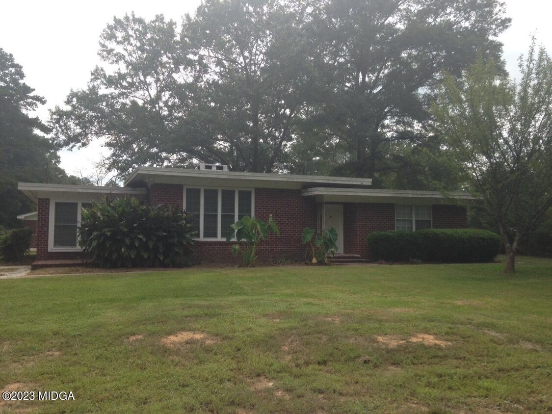 Primary Photo - 795 Wesleyan Dr