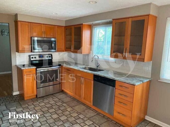 Foto del edificio - 815 Mcdonell Dr