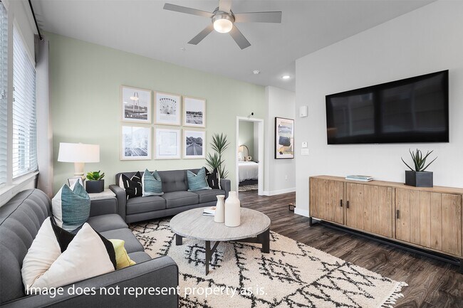 Foto del edificio - 7136 Rustle Rd