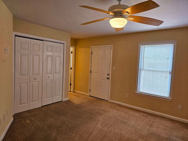 Foto del edificio - 135 S Comanche Cluster