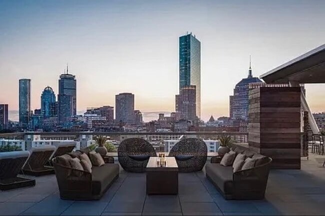 Foto del edificio - 100 Shawmut Ave