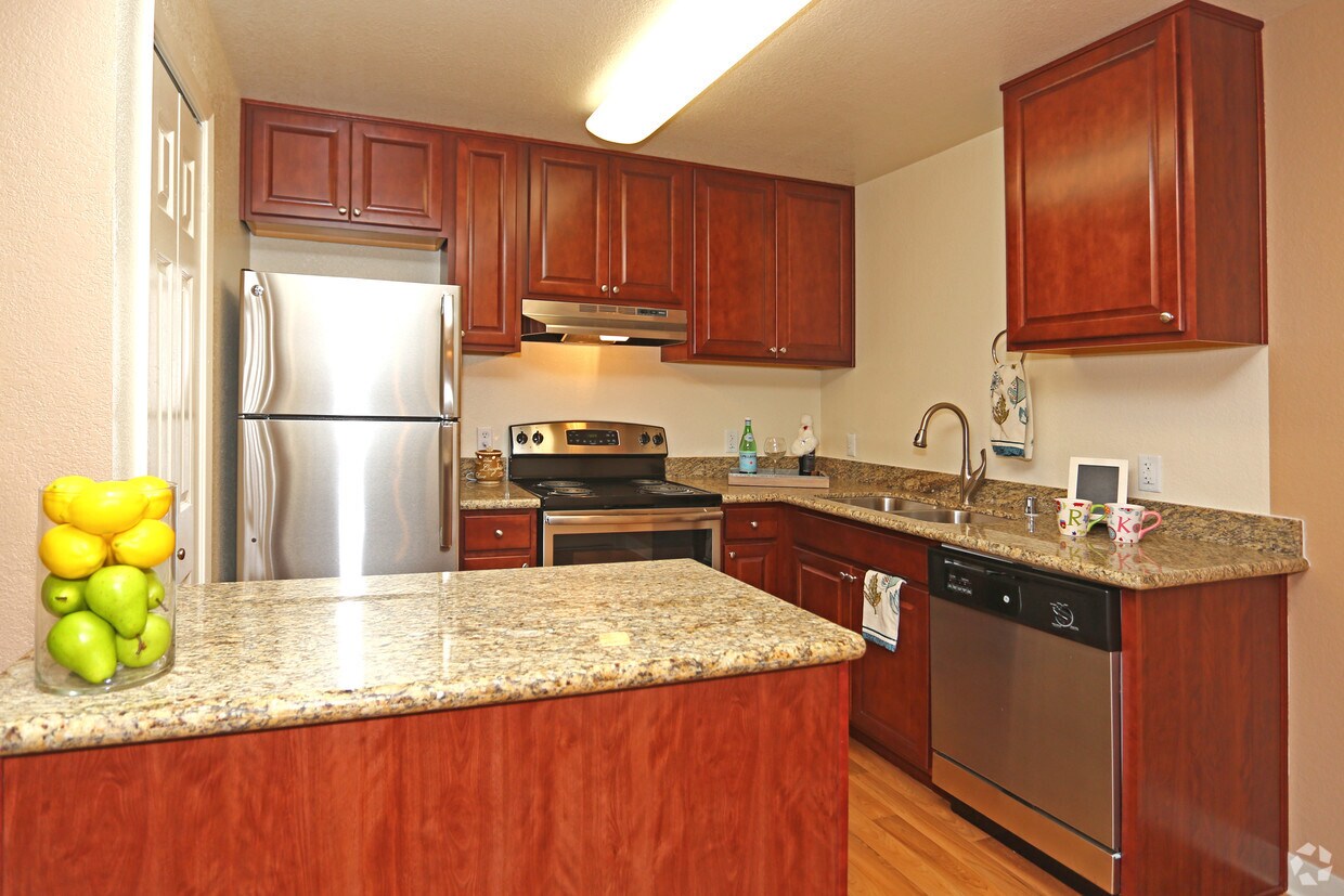 Walnut Village Apartment Homes Sacramento
