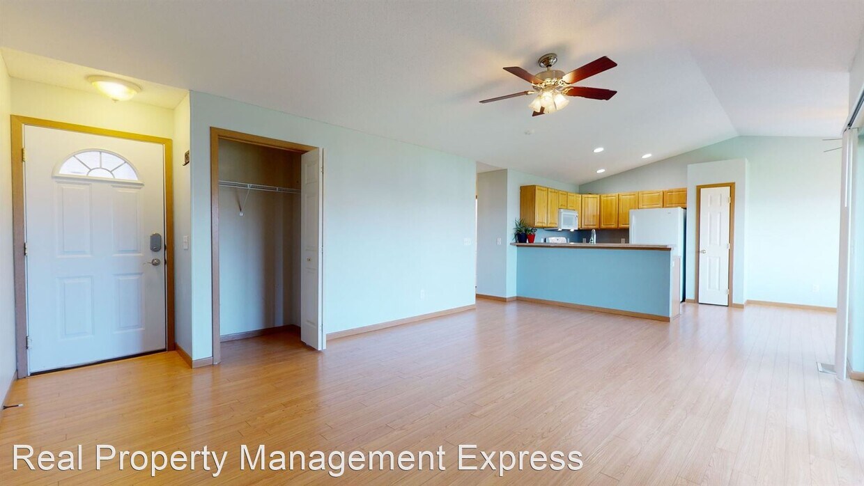 Foto principal - 2 br, 1 bath House - 7107 W 56th Street #22