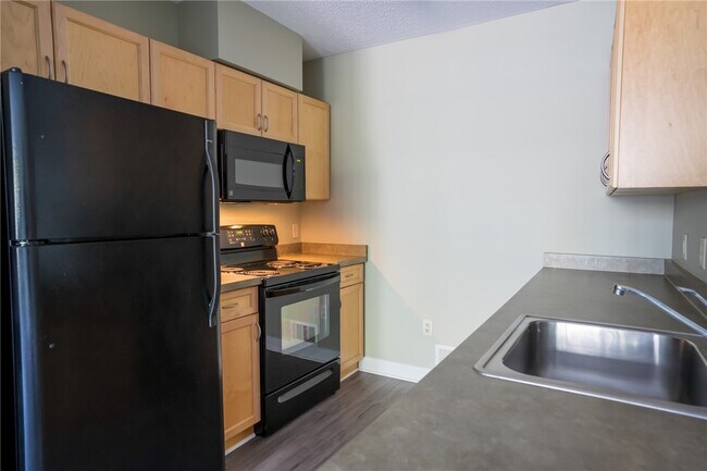 Foto del edificio - 310 Exchange Blvd