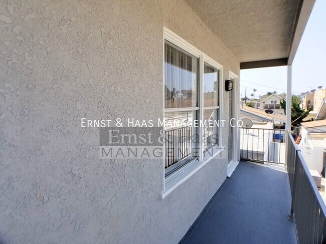 Foto del edificio - Upper Level Studio Apartment with Beautifu...