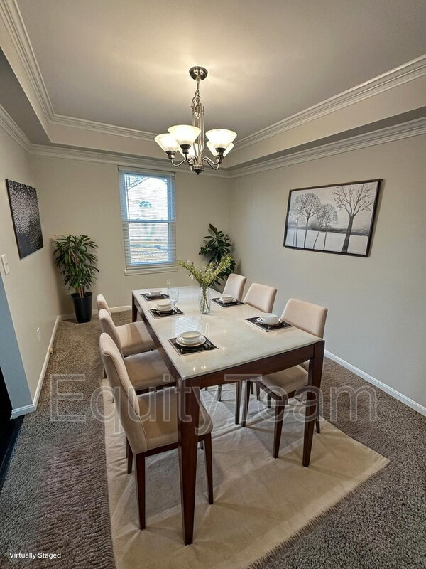 Foto del edificio - 9400 White Pine Dr