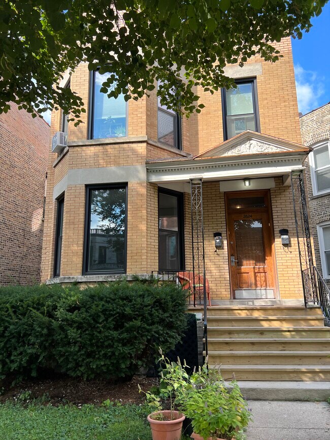 Foto del edificio - 2624 N Francisco Ave