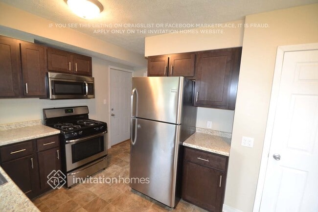 Building Photo - 4016 5th Ave S