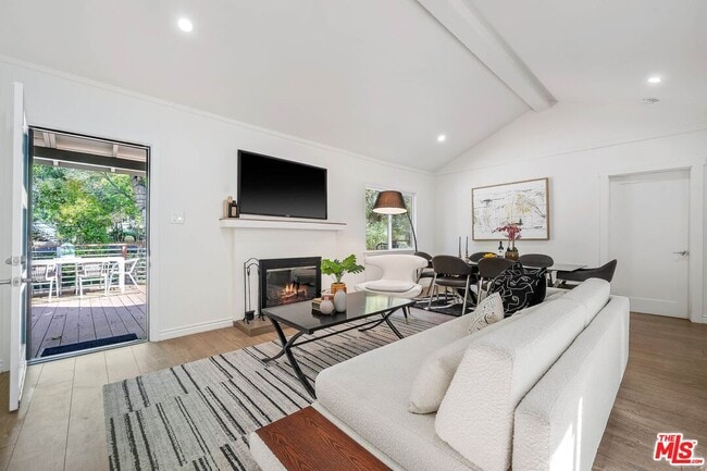 Building Photo - 3985 Alta Mesa Dr