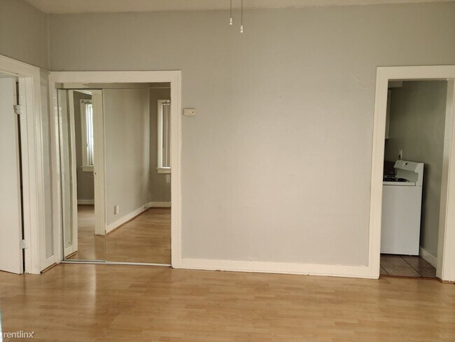 Foto del edificio - 1 br, 1 bath 4plex - 715 1/2 N St Andrews Pl