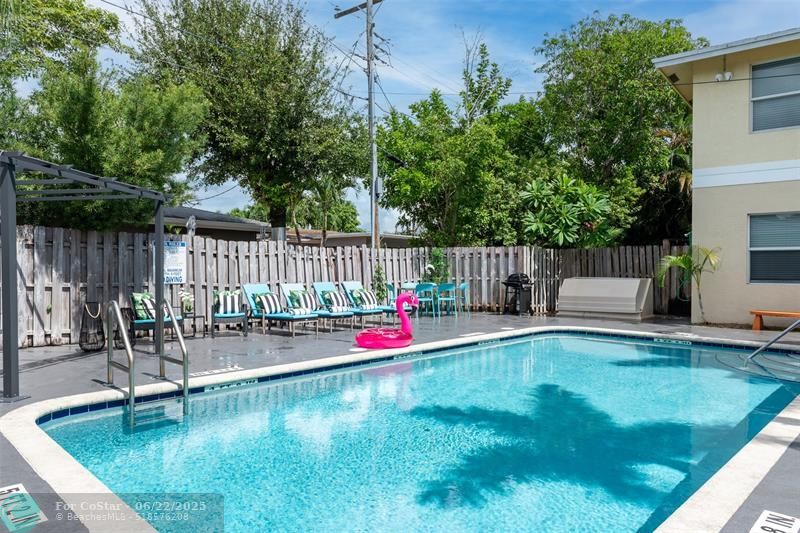 Foto principal - 921 NE 22nd Dr