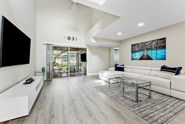 Building Photo - 5292 Buckhead Cir