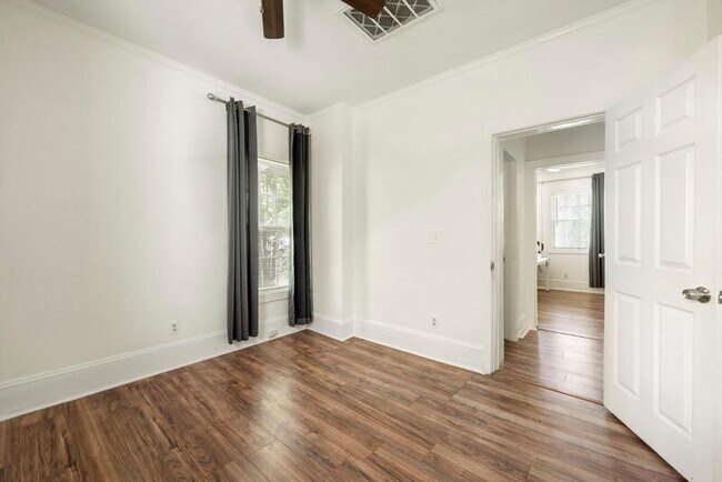 Foto del edificio - 1612 Olympian Cir SW