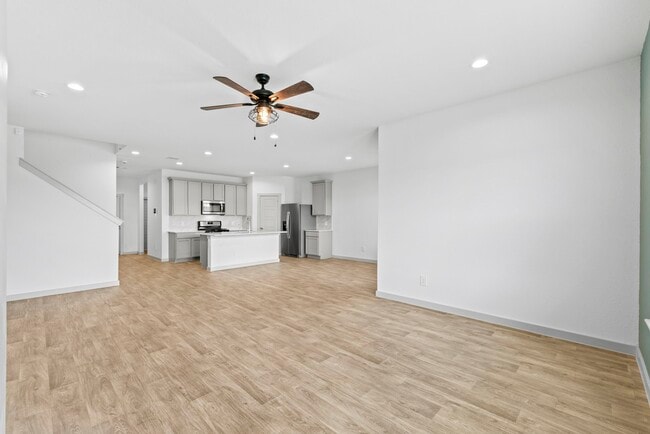 Building Photo - 207 William Ln