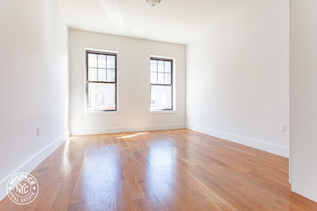 Building Photo - 303 Harman St