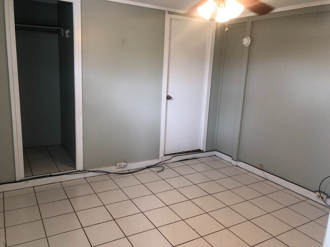 Photo - 45-308 Lehuuila St Kaneohe, HI -Back Unit Apartment