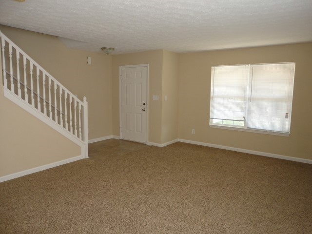 Building Photo - 1209 Summer Ridge Lane