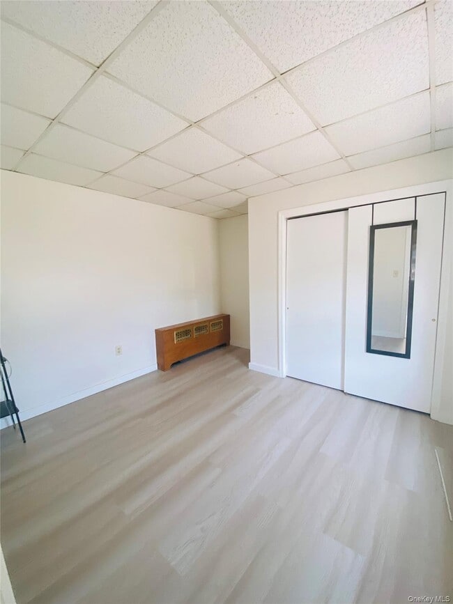 Building Photo - 1000 US-9W