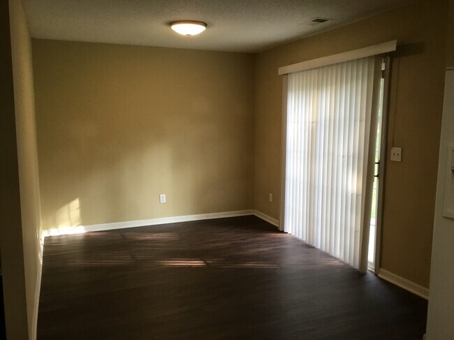 Building Photo - 543 Bedford Knoll Drive