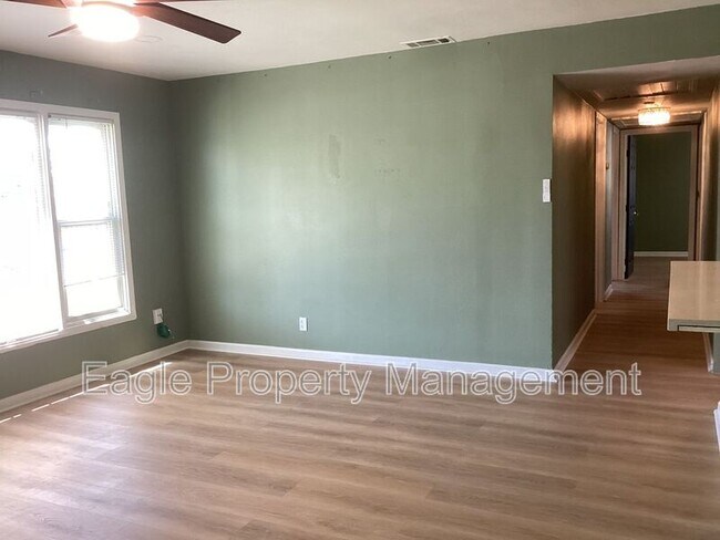 Building Photo - 2794 Oakmont St