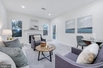 Building Photo - 4405 Sedgehurst Dr