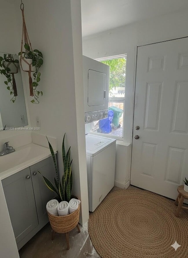 Foto del edificio - 81 NW 44th St