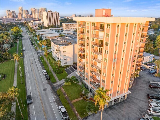 Foto del edificio - 1120 N Shore Dr NE