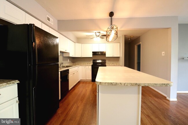 Foto del edificio - 10106 Campus Way S