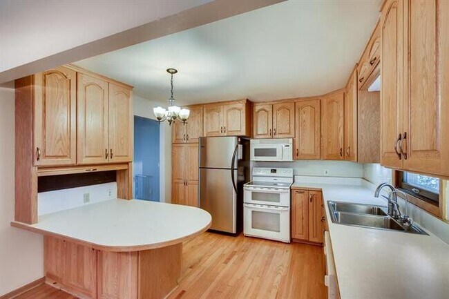 Foto del edificio - 13249 Hastings St NE, Blaine, MN, 55449
